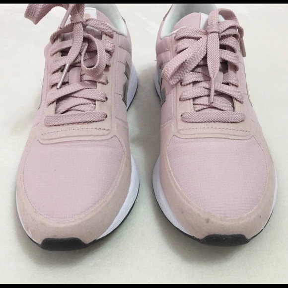 New Balance sneakers - Picture 2 of 4